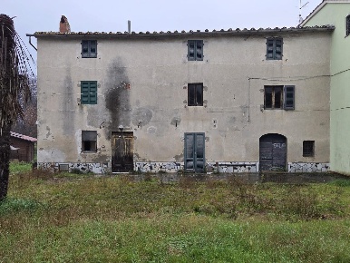 Foto Casa indipendente a Castelfranco di Sotto Orentano di 240 m²