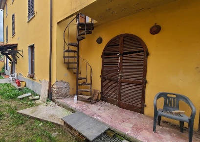 Foto Villa bifamiliare a Seravezza Ripa Pozzi Querceta Ponterosso di 180 m²