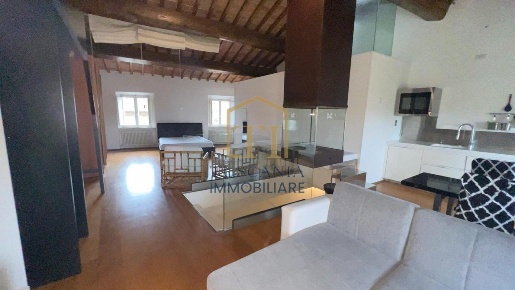 Foto Appartamento a Colle di Val d'Elsa Colle Alta, Borgo Nuovo di 65 m²