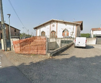 Foto Magazzino a Badia Pavese di 398 m² con 4 locali in vendita