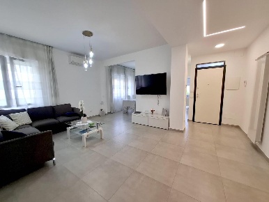 Foto Appartamento a Carrara Marina di Carrara di 85 m² con 4 locali