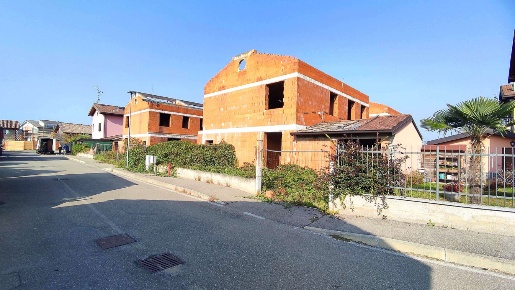 Foto Casa indipendente a Trovo Centro di 2 m² con 27 locali in vendita