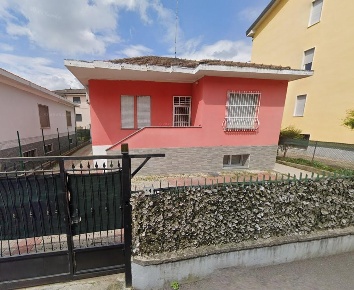 Foto Villa unifamiliare a Vignate Centro di 180 m² con 4 locali in vendita