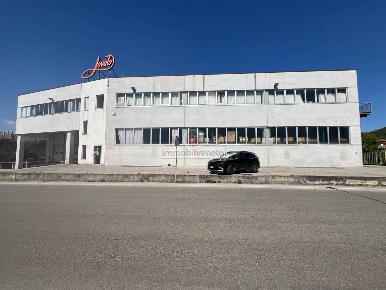 Foto Capannone industriale in VIA DELL'ARTIGIANATO 1, Trissino Centro