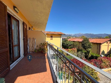 Foto Casa indipendente in Via Ferdinando Compagni 19, Massa di 144 m²