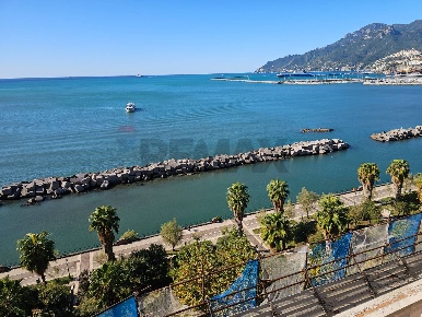 Foto Appartamento in Lungomare Trieste 112, Salerno Centro di 125 m²