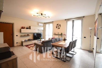 Foto Appartamento in Via Delle Liviere, Paderno d'Adda di 70 m² in vendita