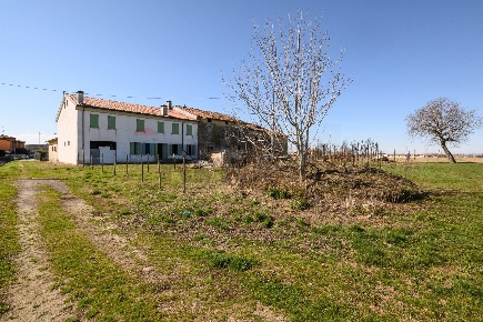 Foto Case semi ndipendenti in Via gioberti 45, Viadana Centro di 606 m²