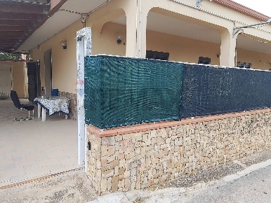 Foto Villa unifamiliare in via Ecuador, Vittoria di 121 m² con 6 locali