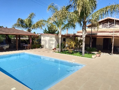 Foto Villa unifamiliare in via Ecuador, Vittoria di 121 m² con 6 locali