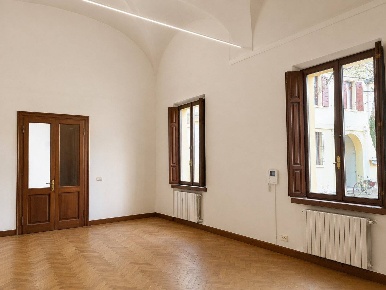 Foto Appartamento a Mantova Centro di 140 m² con 3 locali in vendita