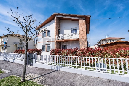 Foto Casa indipendente in Via Camillo Benso di Cavour 16, Tresignana