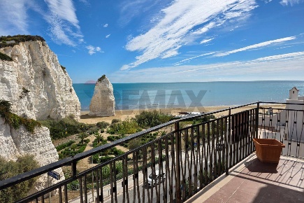 Foto Appartamento in Lungomare Enrico Mattei 22, Vieste Centro di 160 m²