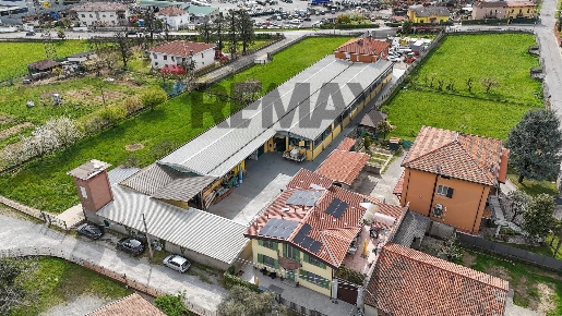 Foto Capannone industriale a Pontirolo Nuovo di 2000 m² in vendita