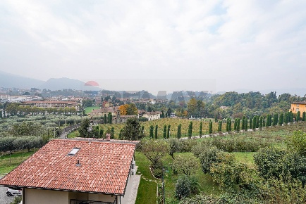 Foto Appartamento a Sarnico di 154 m² con 4 locali in vendita