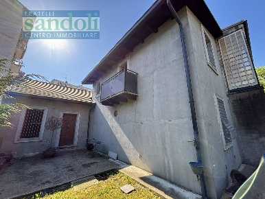 Foto Casa indipendente in Via Tobruk, Vercelli Semicentro di 80 m²