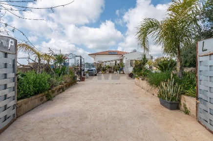 Foto Villa unifamiliare in C.da Scorrione Zappulla 3, Modica Zappulla