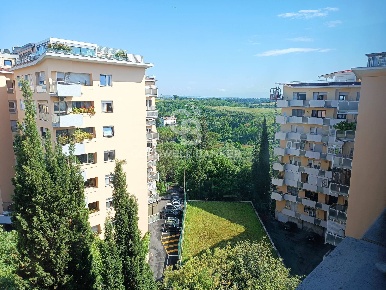 Foto Appartamento in Piazza Stefano Jacini 5, Roma di 250 m² con 7 locali