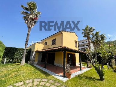 Foto Case semi ndipendenti in via antonio guarasci, Sangineto di 220 m²