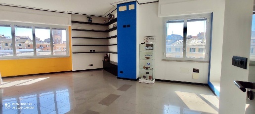 Foto Appartamento in Via Garassino, Savona Centro Storico di 140 m²