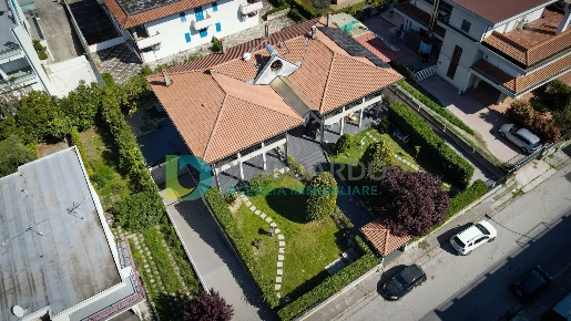 Foto Casa indipendente in Via G. Di Vittorio 4, Martinsicuro Villa Rosa