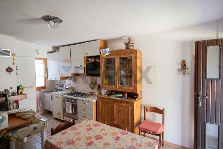 Foto Appartamento in Località Santa Croce 18, Arcevia di 78 m² con 4 locali