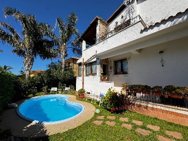 Foto Case semi ndipendenti in Via Don Carlo Gnocchi, Carini di 95 m²