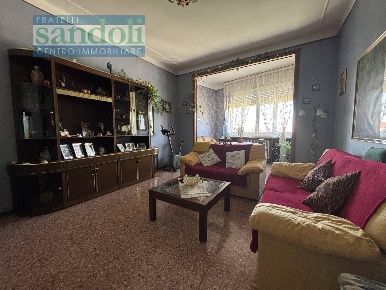 Foto Appartamento in Via Tripoli, Vercelli Semicentro di 90 m² con 3 locali