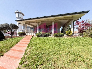 Foto Villa unifamiliare in Via sant'Anna 1, Castelmassa di 300 m²