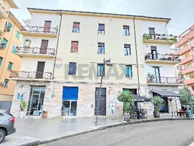 Foto Appartamento in Piazza Santa Teresa 10, Cosenza Centro di 150 m²