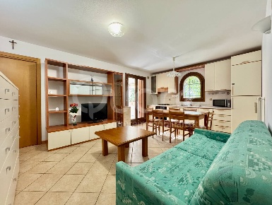 Foto Appartamento in via Rossini 12, Lignano Sabbiadoro Centro di 81 m²