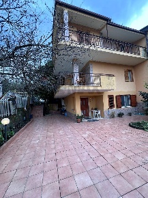 Foto Case semi ndipendenti in via pascaletti 16, Mendicino di 224 m²