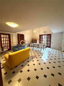 Foto Appartamento a Casoria Centro di 90 m² con 3 locali in vendita