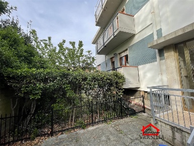 Foto Appartamento in Via Comano, Carrara Marina di Carrara di 130 m²