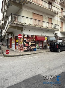 Foto Locale commerciale a Afragola di 200 m² con 1 locali in vendita