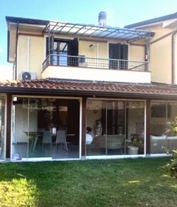 Foto Villa a schiera a Massa Romagnano di 140 m² con 5 locali in vendita