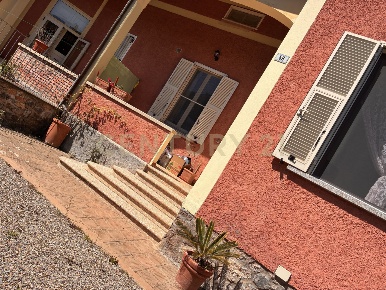 Foto Villa bifamiliare in Strada Statale 1 42, Orbetello di 103 m²
