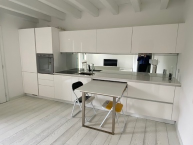 Foto Appartamento a Desenzano del Garda di 50 m² con 2 locali in affitto