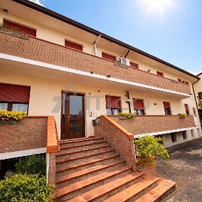 Foto Appartamento a Crespino di 126 m² con 5 locali in vendita