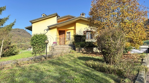 Foto Casa indipendente in Contrada Valdicase 12, Castelgomberto di 253 m²