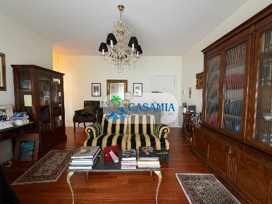 Foto Appartamento a San Benedetto del Tronto Centro di 90 m² con 5 locali