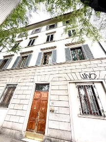 Foto Appartamento a Firenze Porta Romana di 100 m² con 6 locali in vendita