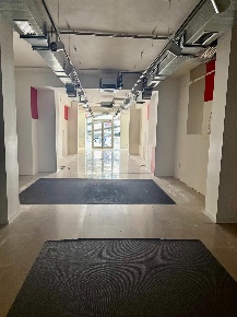 Foto Negozio a Pontedera Centro di 400 m² con 3 locali in affitto