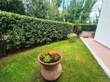 Foto Casa indipendente a Siena Cavour - Mentana di 154 m² con 9 locali