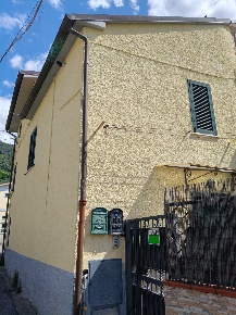 Foto Casa indipendente a Massa Mirteto di 80 m² con 4 locali in vendita