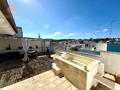 Foto Casa indipendente a Alessano Centro di 255 m² con 14 locali in vendita