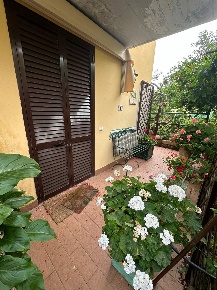 Foto Villa a schiera a Campiglia Marittima Centro di 95 m² con 4 locali