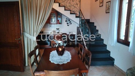 Foto Villa unifamiliare a Santa Luce Centro di 85 m² con 4 locali