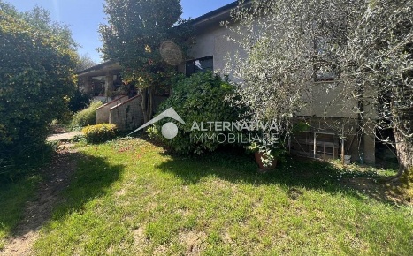 Foto Casa indipendente a Capannori Vorno di 100 m² con 7 locali in vendita