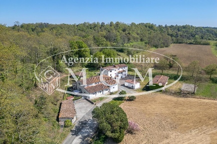 Foto Appartamento a Calcinaia di 165 m² con 6 locali in vendita